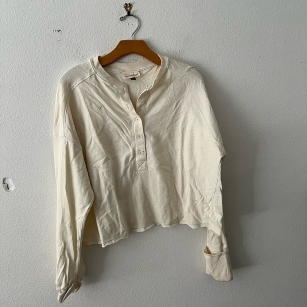 Universal Thread Top Size Small